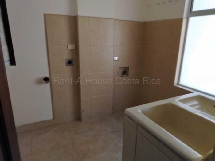 Apartamento en venta en San Rafael de Escazú con vistas al Valle Central #26-2188 GS en San Rafael, Escazú, San José — $395,000