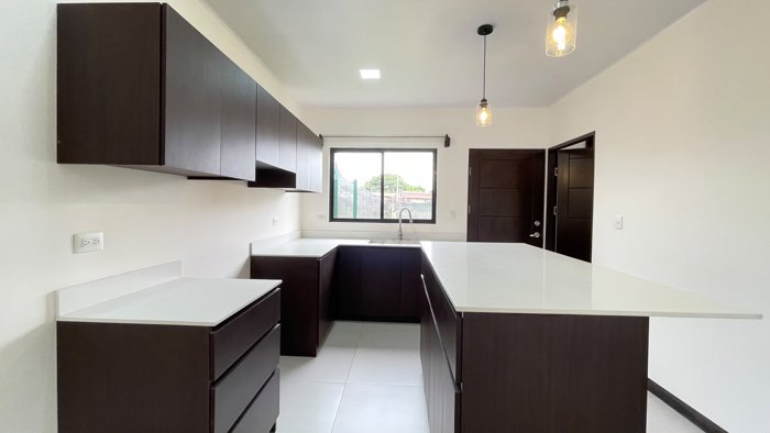 Modern Home for Sale or Rent in Condominio Corteza – Grecia, Alajuela en Puente De Piedra, Grecia, Alajuela — ₡ 450 000 - Foto 3 de 9