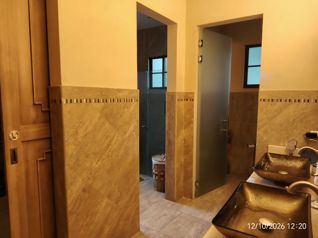 Luxury Furnished House in San Lorenzo de Heredia: Almost 50% Below Appraisal in Barrantes, Flores, Heredia — $750,000 - Photo 5 of 44