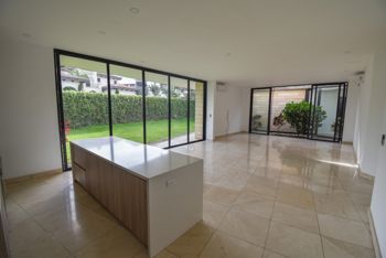 Casa de una Planta con 3 Habitaciones en Valle del Sol in Pozos, Santa Ana, San José — $690,000 - Photo 3 of 31