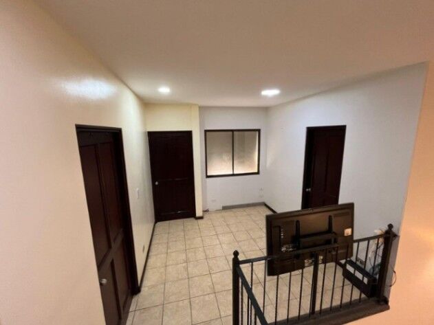 Venta de hermosa casa de 4 habitaciones en brasil de mora 26-1021 en Colón, Mora, San José — $250,000