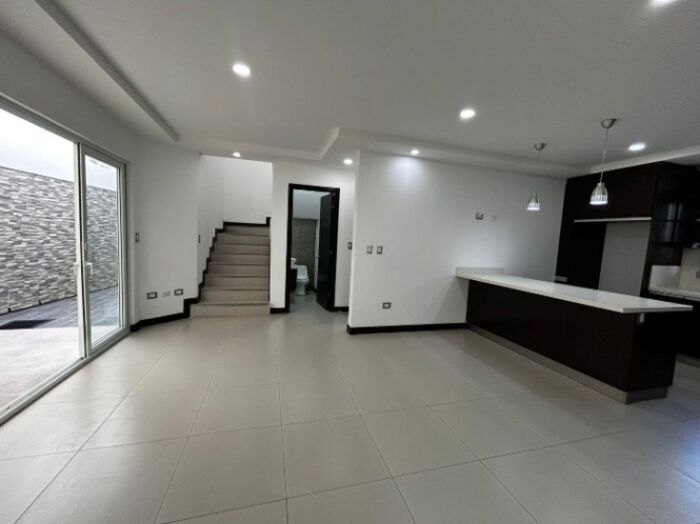 Alquiler de Casa en Santa Ana, San José. RAH 26-667 in Santa Ana, San José — $1,500