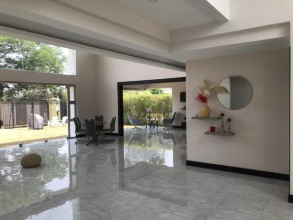 Venta de Casa de Lujo en La Unión, Cartago. en San Juan, La Unión, Cartago — $1,000,000