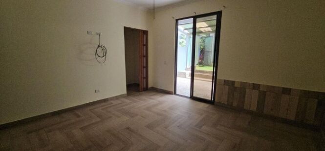 Venta de Casa en Santa Ana, San José. RAH 25-31 en Colón, Mora, San José — $1,400