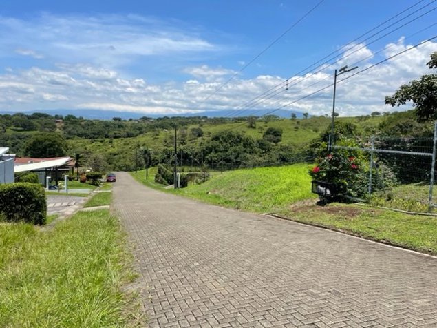 Pintoresco lote en venta en la comunidad privada de Las Vueltas in Guácima, Alajuela — $139,000
