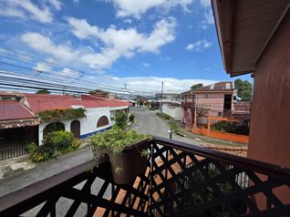 En Venta Casa Esquinera 2 Niveles en Moravia Uso Mixto en San Vicente, Moravia, San José — 90 000 000 ₡ - Foto 4 de 32