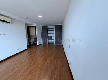 Apartamento en venta en Torres Paseo Colón piso alto y amenidades premium #26-1862 GS en Merced, San José — $220,000 - Foto 4 de 13