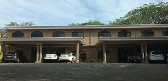 Hermosa Casa en Condominio – Guachipelín, Escazú en Escazú, San José — ₡ 257 000 - Foto 3 de 16