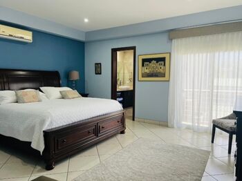 Lujo Amueblado en el Corazón de San Rafael, Escazú 26-1123 in San Rafael, Escazú, San José — $320,000 - Photo 5 of 18
