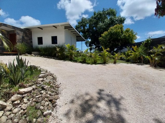 Propiedad con Piscina Privada y Vista al Valle en Cóbano, Puntarenas — $425,000 - Foto 2 de 14