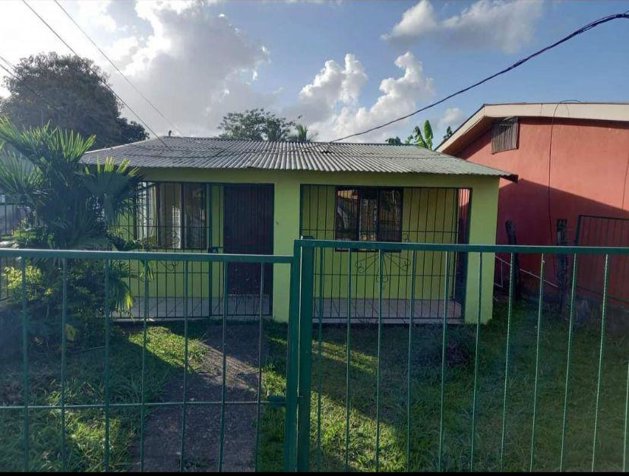 VENTA CASA LIMON SIQUIRRES EL CAIRO in Siquirres, Limón — ₡ 20 000 000