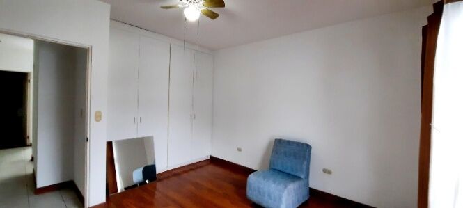 CASA EN VENTA , TREJOS MONTEALEGRE, ESCAZÚ, $238.000 Cod#25-1430 en Escazú, San José — $238,000