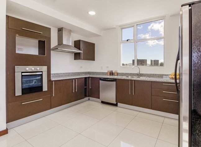 UN OASIS EN MEDIO DE LA CIUDAD in Escazú, San José — $420,764 - Photo 3 of 19