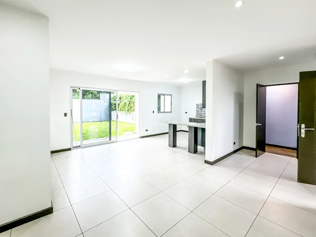 Modern 2-Bedroom House for Rent in Acacia Condominium in La Ceiba, Orotina, Alajuela — ₡ 680 000 - Photo 3 of 33