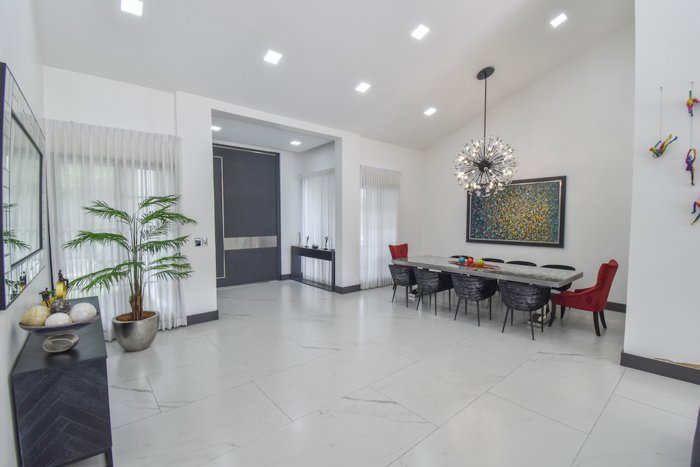 Casa de un Nivel con 4 Habitaciones en Valle del Sol in Pozos, Santa Ana, San José — $1,400,000 - Photo 3 of 47