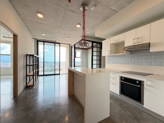 Venta apartamento URBN Escalante + bodega +parqueo in Carmen, San José — $270,000