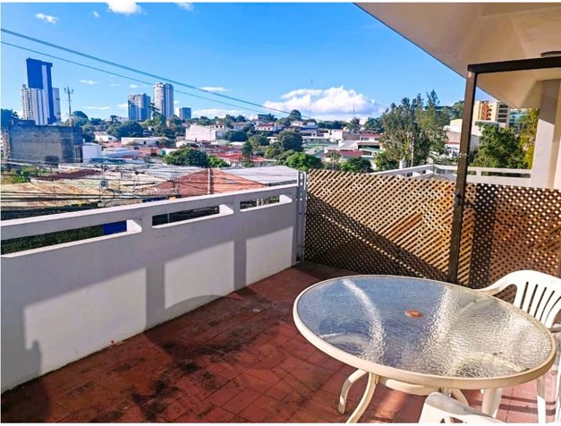 VENDO EDIFICIO EN LOS YOSES. en Zapote, San José — $550,000