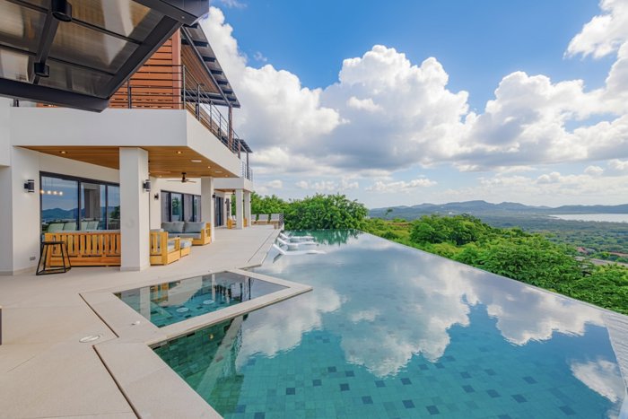Villa de Lujo Mar Vista 9 Dormitorios, Vistas al Océano in Santa Cruz, Guanacaste — $6,500,000
