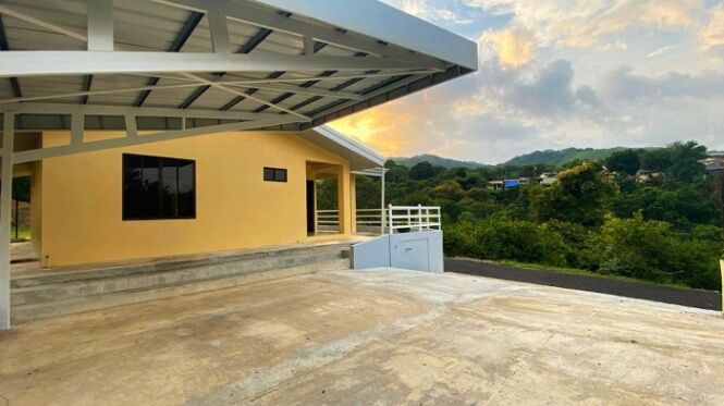 SE ALQUILA BELLA CASA EN SANTA EULALIA DE ATENAS.  en Santa Eulalia, Atenas, Alajuela — $1,000
