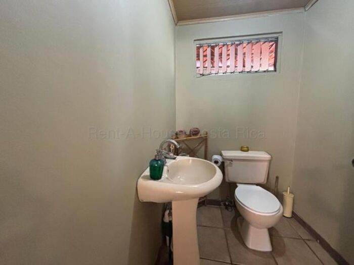 Venta de Casa en Moravia-San Vicente. en San Vicente, Moravia, San José — ₡ 135 000 000
