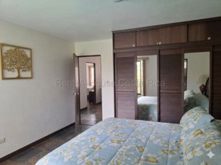 Venta de Casa en Ulloa con Diseño Contemporáneo #27-736 GS - Foto 3 de 3