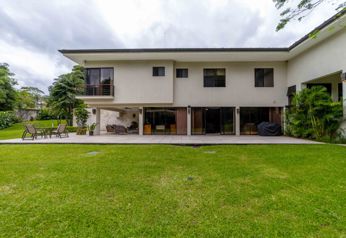 Elegancia, Privacidad y Comodidad en el Corazón de Escazú en San Rafael, Escazú, San José — $1,195,000 - Foto 2 de 33