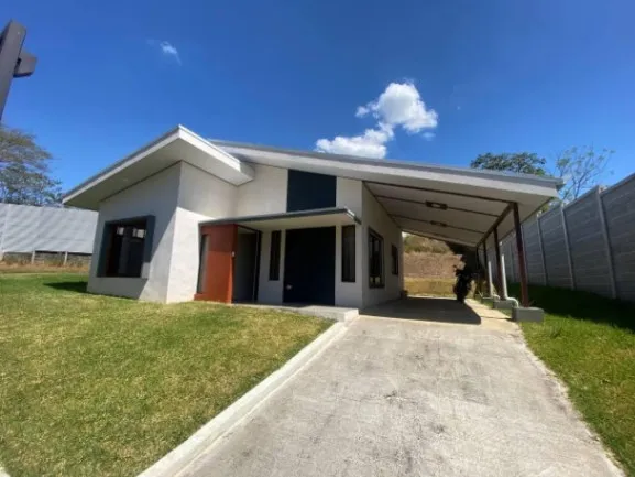Se vende moderna casa con patio en residencial de La Garita Alajuela 25-208 en Garita, Alajuela — $200,000 - Foto 3 de 21