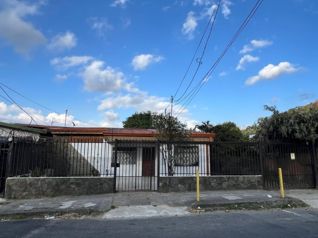 Sale House with Commercial Use in Curridabat #26-918 GS