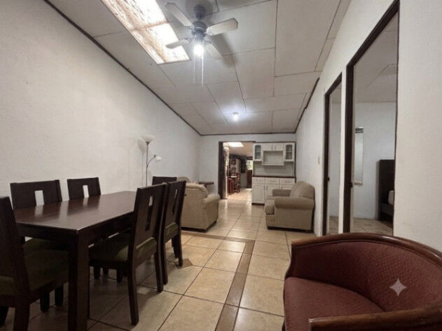 VENTA DE CASA CON USO DE SUELO MIXTO, SAN JOSÉ, TIBÁS, LEÓN XIII - 10212814 en León Xiii, Tibás, San José — ₡ 55 000 000