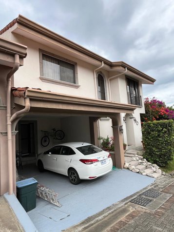Casa de 3 habitaciones en Escazú en San Rafael, Escazú, San José — $326,000 - Foto 1 de 6