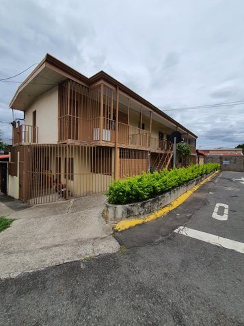 VENTA DE EDIFICIO DE APARTAMENTOS Y LOCAL, HEREDIA, BELEN, SAN ANTONIO in San Antonio, Belén, Heredia — ₡ 170 000 000