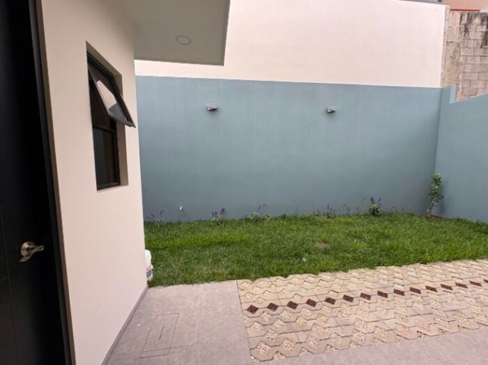 Venta de Magnifica Casa a Estrenar en La Unión, Cartago / Mls. 25-1090 OFC JB en Concepción, La Unión, Cartago — $301,000