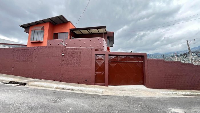 EN VENTA - Casa con gran Terreno - Alajuelita - Cod JB 1274 en Alajuelita, San José — ₡ 90 000 000 - Foto 3 de 32