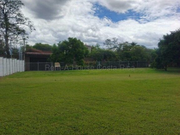 Venta de Lote en Santa Ana-Uruca. RAH 26-1976 in Uruca, Santa Ana, San José — $340,000