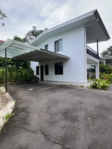 Apartamento de 2 habitaciones y 1 baño en Atenas en Atenas, Alajuela — $1,000