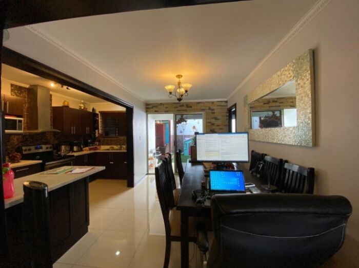 CASA EN VENTA EN DESAMPARADOS ALAJUELA in Desamparados, Alajuela — $200,000
