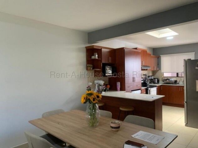 Venta de Casa en Bello Horizonte, Escazú. RAH 26-2166 en San Antonio, Escazú, San José — $250,000