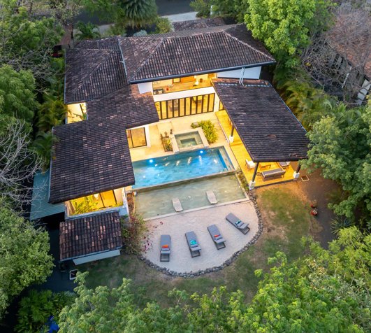 Luxury Beach Walk Home en Hacienda Pinilla en Tamarindo, Santa Cruz, Guanacaste — $1,950,000 - Foto 2 de 24