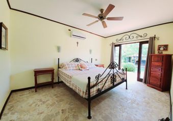 Villa Flamboyan, La Garita, Tamarindo, Guanacaste, Costa Rica. en Tamarindo, Santa Cruz, Guanacaste — $589,000 - Foto 4 de 33