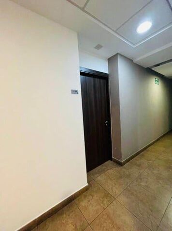 Se vende espacioso apartamento en Torre de Paseo Colon 24-622 in Merced, San José — $235,900