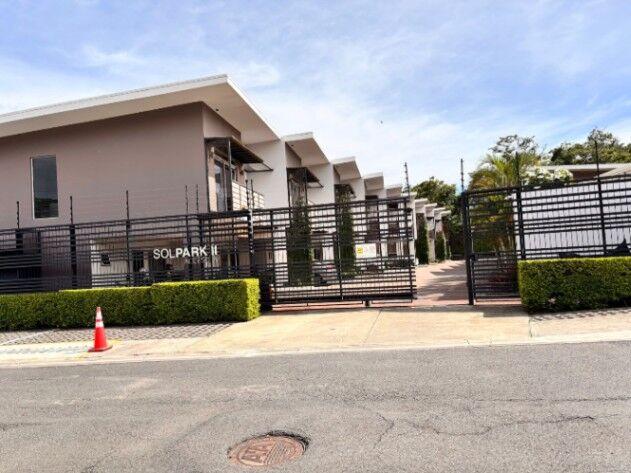 SE VENDE CASA EN CONDOMINIO EN SANTA ANA in Pozos, Santa Ana, San José — $176,000