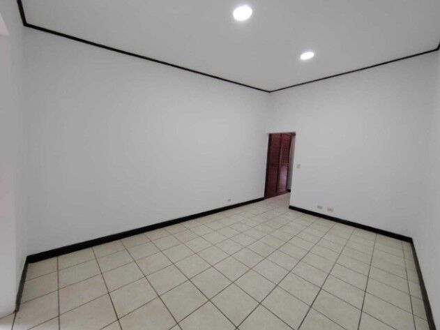 Venta de Hermosa Casa en La Unión-Tres Ríos.  en Tres Ríos, La Unión, Cartago — $220,000