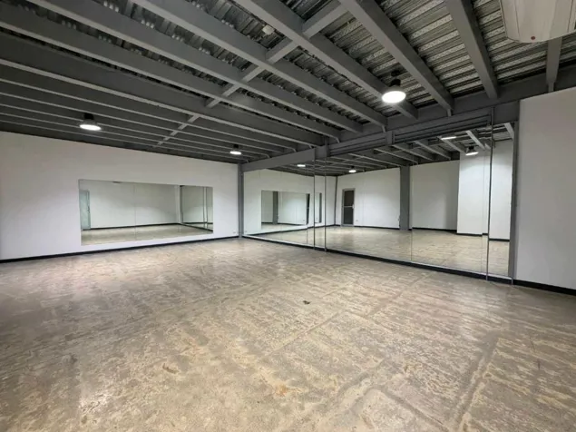 COMMERCIAL UNITS IN DISTRICT 4 ESCAZÚ in Escazú, San José — $1,200 - Photo 2 of 18