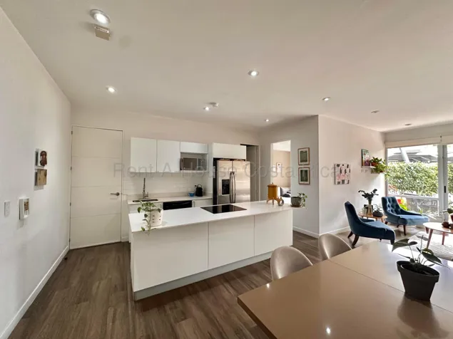 Venta de apartamento con inquilino y contrato vigente en Escazú #27-53 GS en San Rafael, Escazú, San José — $235,000 - Foto 2 de 12