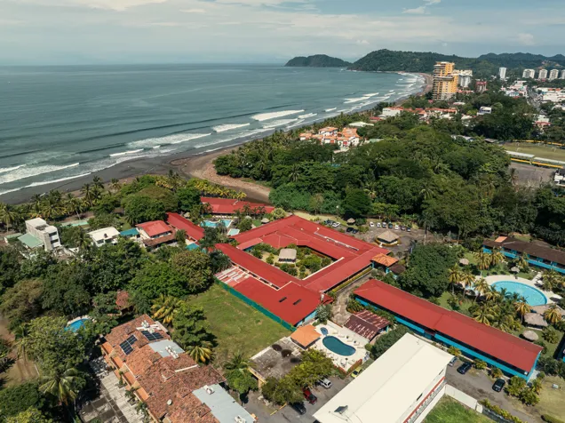 Bello Lote a muy pocos metros de la playa en Jacó, Garabito, Puntarenas — $420,000 - Foto 2 de 20