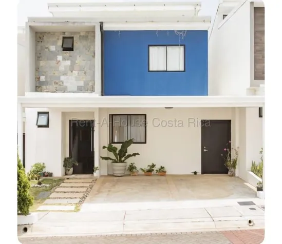 CASA EN VENTA EN ULLOA DE HEREDIA en Ulloa, Heredia — $240,000