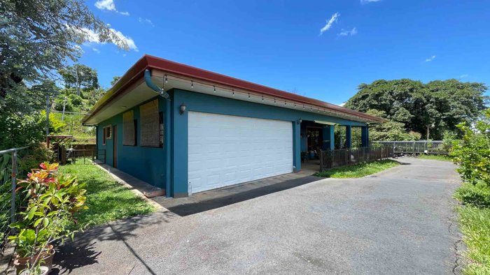House for Sale in Grecia, Costa Rica – Calle Corinto in Grecia, Alajuela — ₡ 149 000 000