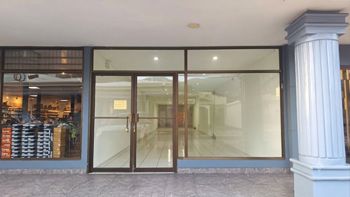 Alquiler de Local Comercial en Escazú in Escazú, San José — $2,400 - Photo 4 of 6