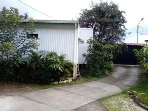 Venta de Acogedora Casa en Mora, San José / OFC in Colón, Mora, San José — $310,000