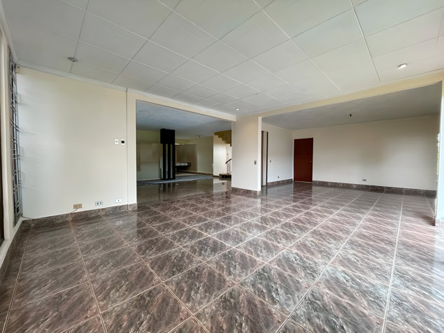 VENTA DE AMPLIA CASA EN BARRIO ESCALANTE – USO DE SUELO MIXTO in Carmen, San José — $568,000 - Photo 3 of 18